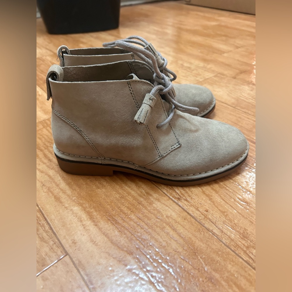 Hush Puppies Boots Womens 6 Wide Cyra Catelyn Ankle Booties Taupe Suede